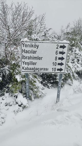 Çanakkalenin yüksek kesimlerinde kar yağışı