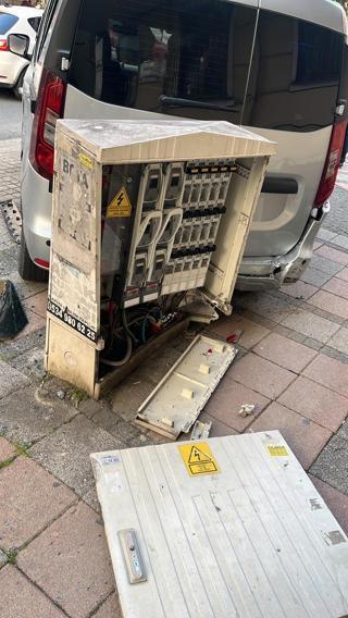 Kağıthane’de düştüğü araç üzerinden geçip duvara sıkıştırdı: Sinema gibi