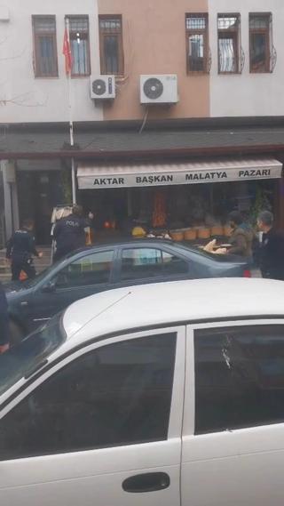 Aranan şüpheli, polise bıçakla direnince vurularak etkisiz hale getirildi