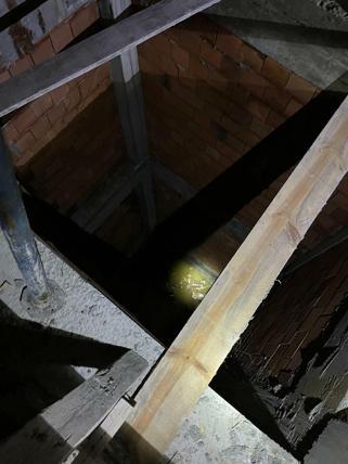 Balıkesir’de asansör boşluğuna düşen kişi kurtarıldı; o anlar kamerada