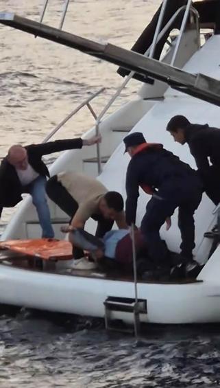 İstanbul Boğazında denize düşen kadını turist kurtardı; Bir can çırpınırken kendimi düşünemem dedi