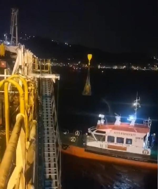 Sarıyer açıklarında yaralı gemi personeline kurtarma operasyonu