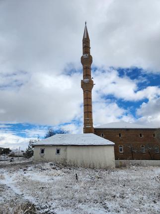 Fırtınada ağır hasar alan cami, ibadete kapatıldı
