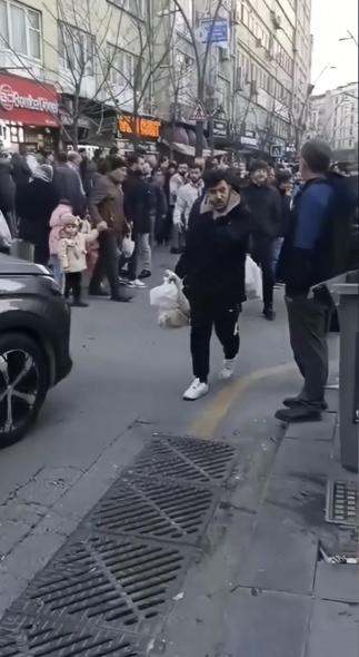 Kağıthane’de 16 yaşındaki ehliyetsiz sürücü yayaya çarptı; kız arkadaşını bırakıp kaçtı