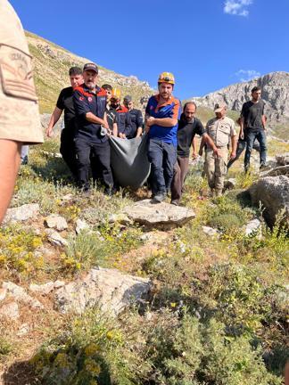 Batmanda bilirkişi ekibinin otomobili, şarampole yuvarlandı: 5 ölü