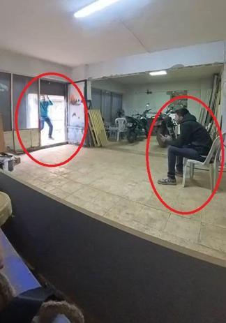 İş yerine torpil atıp, kepengi kapattılar; o anlar kamerada