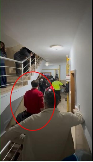 Ev sahibini dışarı atıp, kapıyı kilitleyen hırsızlık şüphelisi çilingir yardımıyla gözaltına alındı