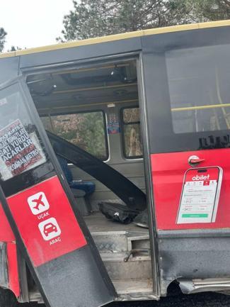 Sarıyer’de sollama yapan taksiyle yolcu minibüsü çarpıştı: 1 ölü 4 yaralı