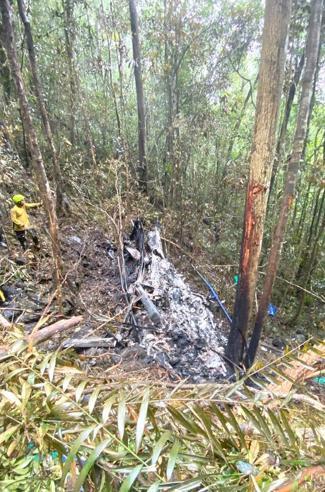 Endonezyada düşen helikopterin enkazı bulundu