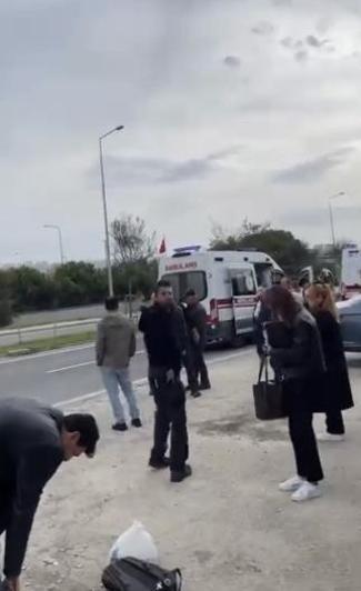 Büyükçekmecede kamyon İETT otobüsüne çarptı; 9 yaralı