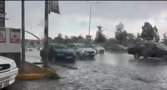 Ankarada sağanak; yollar göle döndü