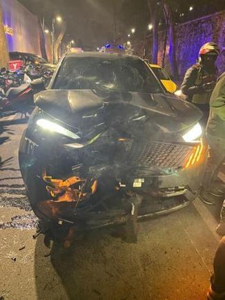 Beşiktaş’ta motosikletle otomobile çarparak takla atan 2 kişi öldü; kaza anı kamerada