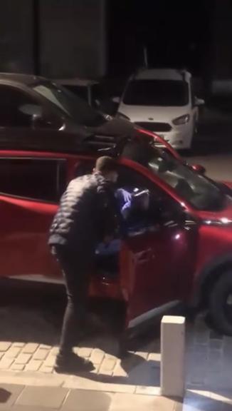 Beşiktaş’ta polis noktasında bariyeri kırdı; sürücünün kaçmaya çalıştığı anlar kamerada