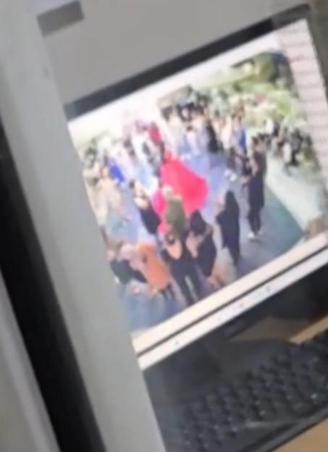 Düğün salonundaki dev avize, pistte dans eden gelinin üzerine düştü