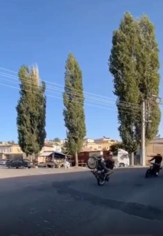 Motosikletle tehlikeli hareketler yapan sürücüye para cezası