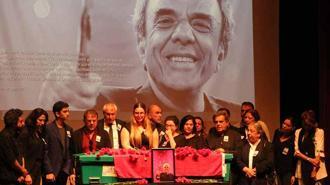 Türk sinemasının usta ismi Ali Özgentürk son yolculuğuna uğurlandı