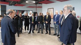 Galatasaray camiası UEFA Kupası zaferinin 25. yıl dönümünde buluştu