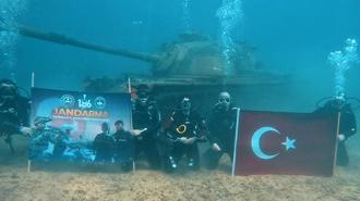 Jandarma, Saros'ta batık tanka dalış yaparak kuruluş yıl dönümünü kutladı