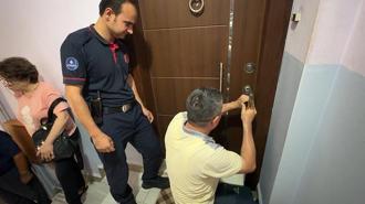 Avcılar'da yere düşen 75 yaşındaki adam kapıyı yumruklayarak sesini duyurdu