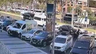 Beyoğlu’nda 6 turistin yaralandığı zincirleme kaza kamerada
