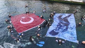 Dolmabahçe'de Ata'ya saygı dalışı