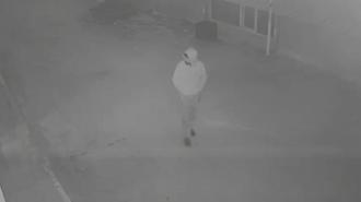 Husumetlisini, otomobil ile çarpıp demir çubukla döverek öldüren şüpheli aşevinde yakalandı