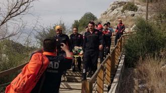 Kaleye çıkarken ayağı kırılan Ezgi, sedyeyle 1 kilometre taşındı