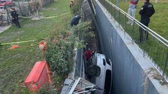 Bahçelievler'de 9 araca çarpan cip 5 metreden boşluğa düştü; sürücü yaralandı