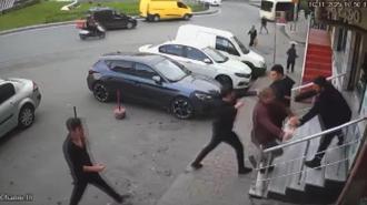 Sultangazi'de iş yerini su bastı; musluğu açık unutmakla suçlanan stajyerin babası bıçakla saldırdı