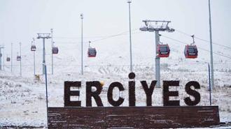 Erciyes Dağı'na kar yağdı