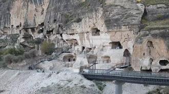 Tarihi Hasankeyf’teki 5 bin yıllık mağaralardan 10’u turizme açılıyor