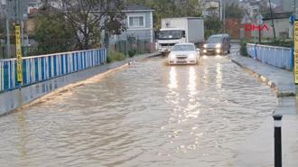 Arnavutköy'de cadde göle döndü