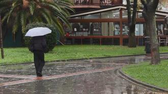 İstanbul'da cadde ve sokaklar göle döndü