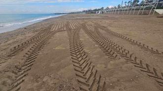 Caretta yuvası kumullar, iş makinesiyle ezildi(