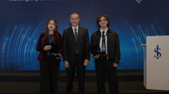 Üniversite sınavında üstün başarı gösteren ‘Altın Gençler’ ödüllendirildi