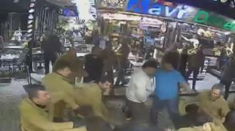 Fatih'te esnaf arasındaki kavga kamerada; 2 gözaltı