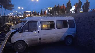 Sinop'ta işçileri taşıyan minibüs kaza yaptı 1 ölü, 10 yaralı