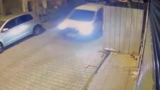 Fatih'te ‘dur’ ihtarına uymayan sürücü bekçiye çarpıp kaçtı