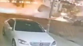 Kamyonetin park halindeki araca çarpıp, takla attığı ölümlü kaza kamerada