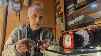 Aile mesleği saatçiliği 60 yıldır sürdürüyor