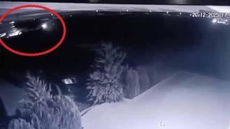 TIR'ın bariyerlere çarptığı kaza kamerada