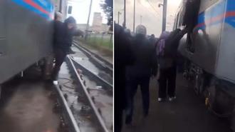 Topkapı'da tramvay raydan çıktı; yolcular tahliye edildi