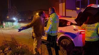 Alkollü motosiklet sürücüsünün polise direnen arkadaşı gözaltına alındı