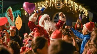 Antalya’da Noel Baba’nın yapay zeka görselleri ve figürlerine ilgi