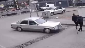 Husumetlilerinin üzerine otomobil sürüp, zorla araca bindirmeye çalıştı