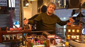 Pandemide maket yapımını öğrendi, 25 bin objeyle çocukluğunun geçtiği sinema ve çevresini ortaya çıkardı
