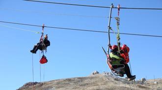 Antalya'da nefes kesen tatbikat; teleferikte mahsur kalanlar kurtarıldı
