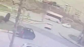 Esenyurt'ta işçi servisi şarampole yuvarlandı;kaza anı kamerada: 4 ölü 3'ü ağır 7 yaralı