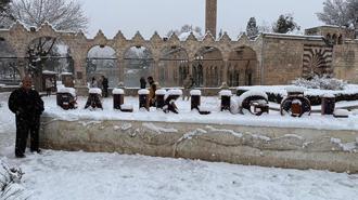 Şanlıurfa'ya mevsimin ilk karı düştü; okullar tatil edildi