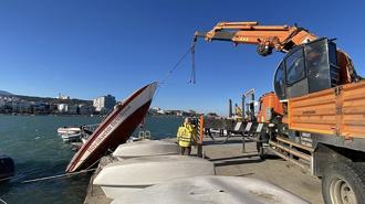 Halat koptu, çıkartılmaya çalışılan tekne yine denize düştü